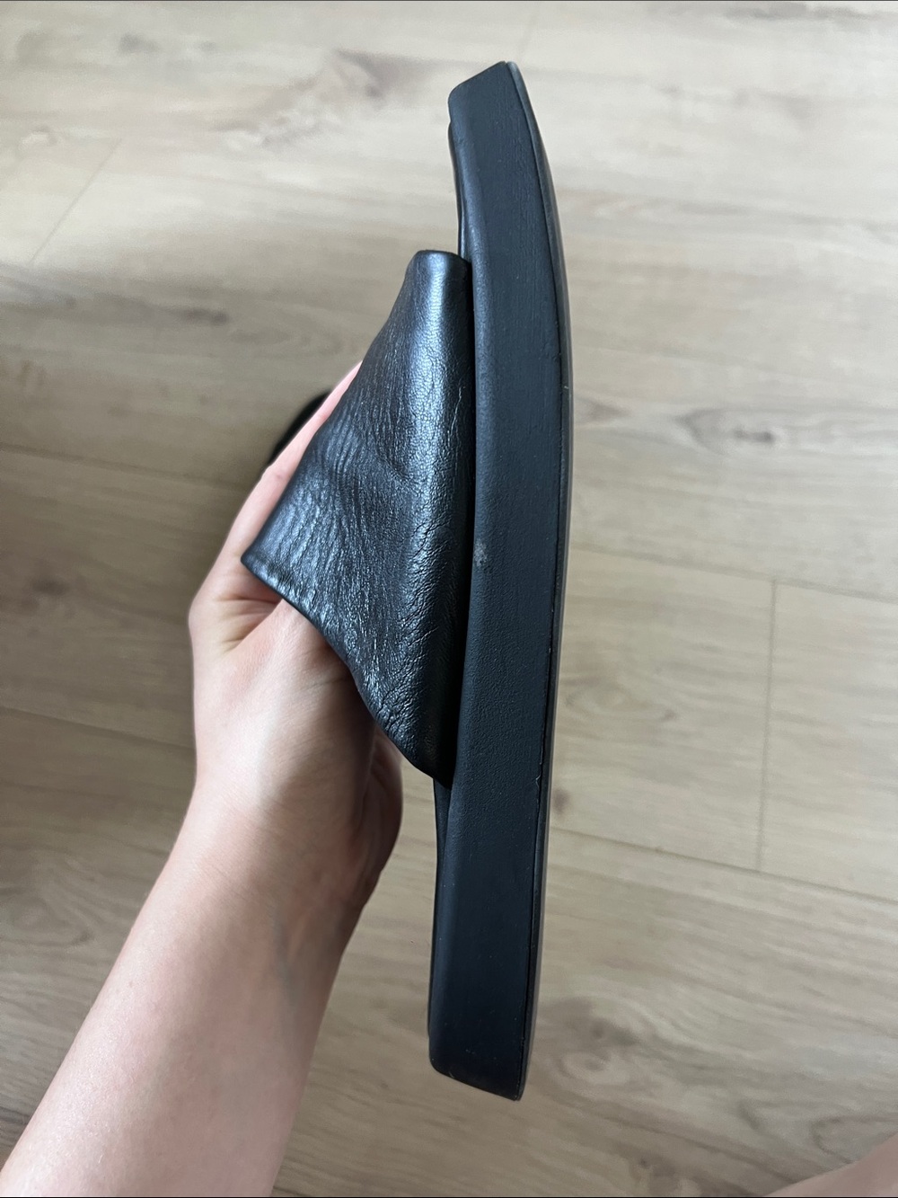 Maguire Leather slides - Picture 5 of 7